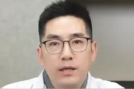 甲状腺切除要慎重，这些知识要知道！ 甲状腺是人体非常重要的内分泌器官。 
甲状腺能够分泌甲状腺激素，包括甲状腺素（T4）和三碘甲状腺原氨酸（T3）。这些激素可以调节人体的新陈代谢，比如促进身体利用能量，让细胞能够更好地工作。从体温调节方面来讲，甲状腺激素能够帮助身体维持正常的体温。 
在生长发育方面，甲状腺激素对胎儿和婴幼儿的大脑发育和骨骼生长起着关键的作用。如果婴幼儿时期甲状腺激素分泌不足，可能会导致呆小症，影响智力和身体发育。
#甲状腺 #甲状腺手术 #安徽省中医院陈际连 #抖出健康知识宝藏 #甲状腺结节视频封面