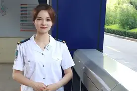 #济南公交#BRT车门为什么每次都能对那么准？#公交知识 视频封面