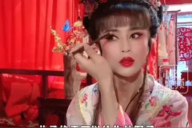 2月24日（发布），河南郑州。“反串网红”罗大美转账200万元仍遭杀害，将于本月28日开庭，母亲：我儿子死的太冤了。关注👉@小政视频 #河南dou知道  #抖音小助 手#网红 #绑架 #谋财害命 （来源：@第一现场 ）视频封面