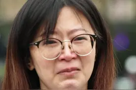 3月20日，山东省支援威海临床医学检验专家白晓卉因突发疾病抢救无效去世。同事落泪缅怀，手机上的提醒都是“白姐”发的信息。#深情缅怀视频封面