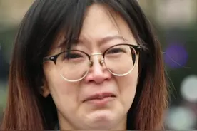3月20日，山东省支援威海临床医学检验专家白晓卉因突发疾病抢救无效去世。同事落泪缅怀，手机上的提醒都是“白姐”发的信息。#深情缅怀视频封面