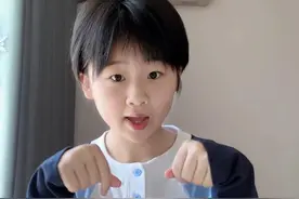 我走进了你的世界，无论长发还是短发，都是我成长的印记， #我走进了你的世界 #谁会不厌其烦的安慰那无知的少年 #一段手势舞展示我的爱 #小谷数学课视频封面