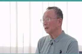 国际欧亚科学院院士胡大一：集采并没有从根本上解决支架不恰当使用的问题，比如费用超过1w的药物球囊可以逃过集采~#心脏 #健康#涨知识 视频封面