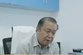 崴脚后距骨坏死疼的不行，以前可能做关节融合，现在有新技术 #医学科普 #医生日常 #我的门诊故事视频封面