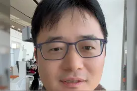 看完朱啸虎近期采访，我认同他的观点。在这波AI浪潮里，复刻#OpenAI很难成功，从应用方向去创业，大家一起加油#跟傅盛学AI#AIGC#大咖观察视频封面