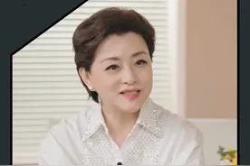 莫文蔚分享早期专辑《全身莫文蔚》封面因个性前卫设计而引发的背后趣事。＃杨澜对话 ＃大有学问 #莫文蔚视频封面