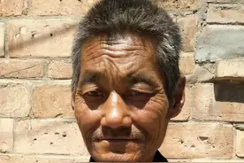 衡水市寻人：七旬老人走失，精神异常，穿黑色衣服，戴帽子图片
