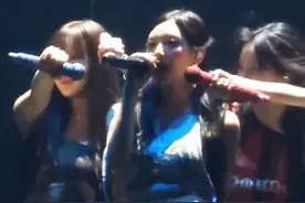 四个话筒的威严，是成员们给的底气#aespa #宁艺卓 #女团 #kpop #向全世界安利视频封面