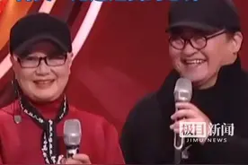 61岁刘欢和妻子卢璐亮相湖南卫视春晚，卢璐曾是湖南电视台的主持人，何炅：她还是我大学时期的恩师视频封面