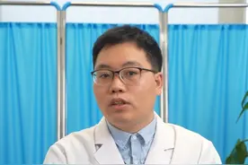 宝宝意外坠床，家长们一定要把握着黄金二十秒！#宝宝意外坠床怎么办 #宝宝健康 #家长必看系列视频封面