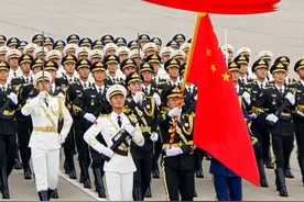 中国人民解放军仪仗司礼大队亮相越南国庆阅兵 