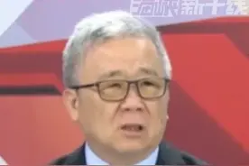 山东舰赴香港，歼-15T亮相引热议，栗正杰称赞:可以形成一个航母战斗群的打击力量#山东舰 #福建舰 #歼15T #香港 #海峡新干线