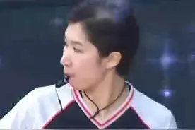 CBA女裁判亮相！杜锋温柔对话+遇冲突当机立断#CBA女裁判 #CBA女裁判凶杜锋周琦视频封面