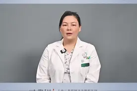 炸伤和烧伤后分别该怎么办？ 北京儿童医院烧伤整形外科主任医师王燕妮提醒，如果炸伤后出现开放伤口，要立刻用干净布料进行按压止血；烧伤的情况则要遵循冲、脱、泡、盖、送的原则；且出现炸伤、烧伤时，都应尽快就医。视频封面