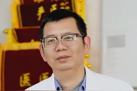 下肢深静脉血栓形成的三大原因。 下肢深静脉血栓形成的三大原因。
 #医疗健康创作训练营 #抖出健康知识宝藏 #下肢静脉血栓 #下肢静脉血栓的早期表现视频封面