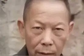 重庆急寻：七旬老人走失，穿蓝色睡衣、黑色皮鞋，戴黑色帽子图片