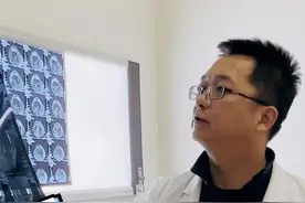 膝关节疼痛肿胀，微创矫正手术解决问题 患者22年来找主任做的手术，今年另外一条腿突然疼痛肿胀难忍，根据症状以及核磁片，依旧选择给患者做保膝微创的手术。#创作灵感 #硬核健康科普行动 #健康咨询来小荷 #关节炎 #孙凤龙主任视频封面