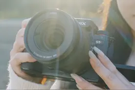拍视频、拍照都强！S5M2在高光低暗下都细节满满，冲就对了！ #S5M2 #LUMIX #拍照神器 #拍摄器材 #新手入门单反相机推荐视频封面