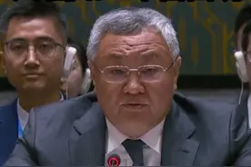 你还在将文件一股脑儿传给文件传输助手？试试微信右上角“+”号，帮你1秒分类。加# 还可以召唤生活助手！