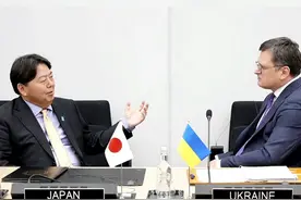 美日相继公布最新援乌计划 总价超过百亿美元 不断拱火下日本还要借机突破"防卫装备转移三原则"？#俄乌冲突 #和平宪法 #军援视频封面