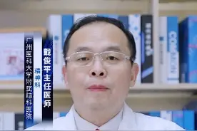 #涨知识 抑郁症吃药不管用，应该及时与医生沟通，在医生的指导下选择合适的处理方法，临床比较常见的处理方法有更换其他抗抑郁药物，患者还要积极配合医生进行心理治疗、物理治疗等。
1、更换药物：#抑郁症 主要的治疗方法就是药物治疗，对改善抑郁心境和伴随的焦虑紧张症状都能够有一定的效果，而且抑郁症的药物较多，包括选择性5-羟色胺再摄取抑制剂，如盐酸氟西汀、盐酸帕罗西汀、盐酸舍曲林等，如果吃药不管用，考虑是用药不正确，可以在医生的指导下，选择其他类型的药物；
2、心理治疗：抑郁症吃药不管用的患者还可以配合心理治疗，对于轻度和中度的抑郁症疗效与抗抑郁药疗效相仿，心理治疗主要是和医生进行沟通治疗，患者可以将自己遇到的事情与医生沟通，医生会根据患者的具体情况，对患者进行支持性心理疗法以及认知行为疗法等治疗；
3、物理治疗：对于抑郁症吃药不管用、有明显自杀倾向的患者还可以配合物理治疗，比如改良电休克治疗、重复经颅磁刺激等。
抑郁症吃药不管用，需要注意不要自己调整药物，也不要私自停药，避免病情反复发作，影响治疗效果，要遵医嘱用药。#开启硬核医学科普时代 @创作灵感小助手视频封面
