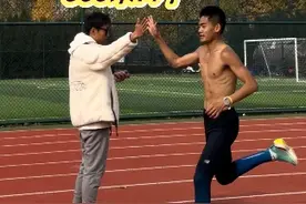 今日份训练内容：1500米队员变速跑16公里3分10秒快3分30秒慢；800米队员一个4公里快速跑后14个300米#体育生  #田径训练视频封面