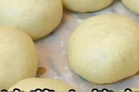 速蒸软面小笼包，不用擀皮，蓬松柔软，面点师教你技巧视频封面
