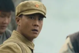 #电视剧冰雪尖刀连 伍万里被伍千里教训，一番闹剧下，兄弟这才认出彼此。视频封面