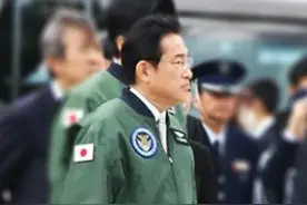 【“一旦日本决定发动侵略战争 它就成立一个最高指挥机构”】 近日，日本成立“统合作战司令部”。专家解读，一旦日本决定对外发动侵略战争，它都有一个最高指挥机构，来调动兵力匹配资源。视频封面