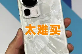 华为P60白色标准版太难买了？#华为 #手机视频封面