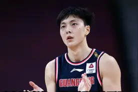 广东胜青岛！胡明轩天神下凡，王少杰秒变番薯，杜锋赛后表态视频封面