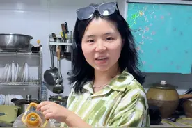 夏天在河边野炊太爽啦！热了立马游泳，小八羡慕的不行视频封面