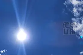 夏天该不该每天洗澡？#夏天 #洗澡 #健康视频封面