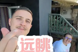 我们居然“看”到了朝鲜？第一次！很新鲜，很惊喜，原来朝鲜是这个样子。。。#旅行 #丹东 #铁腚夫妇 #铁腚旅行 #吹爆美好目的地视频封面