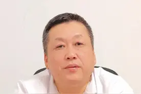 宅，不爱出门，不喜欢社交 这可能是抑郁的表现 在生活中，有些人喜欢宅在家中，不爱出门，也不热衷于社交活动。这确实有可能是抑郁的一种表现，但不能仅凭此就断定为抑郁症。😕 #硬核健康科普行动 #哈尔滨附三中医院联合会诊 #抑郁症的表现 #关注我每天坚持分享知识 #抑郁症自救