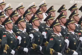 9月2日，越南国庆阅兵，中国仪仗队方阵帅气登场！！！