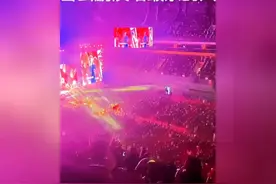 岳云鹏演唱会嗨翻天!万人合唱笑泪齐飞,现场燃炸了!