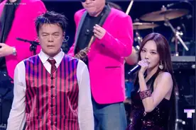 2025.8.22澳门TIMA国际音乐大赏JYP朴振英和王霏霏合作唱跳舞台