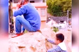 男孩为了得到父母独宠，结果将自己弄成精神疾病，这是怎么回事