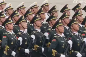 9月2日，越南国庆阅兵，中国仪仗队方阵惊艳亮相！