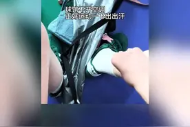 出汗不黏腻？女孩高温穿丝袜打网球的真实体验