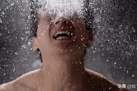 那个晚上，恩爱过后，我们去洗澡老公就突然晕倒，的确...图片