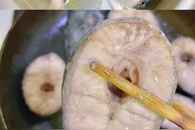 【每日食谱】术后滋补黑鱼汤图片