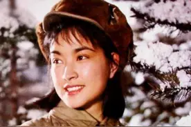 刘晓庆在回忆起监狱生活时，忍不住落下了泪水。图片