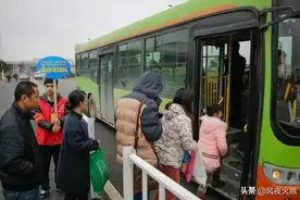 上海一位老人，下了公交车后失踪，后来，15天后图片