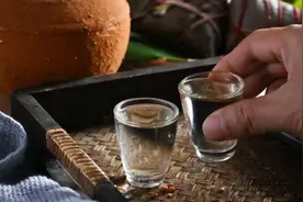 长期少量饮酒相当于慢性自杀，你大概多久喝一次酒？ ...图片