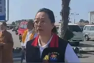 给力]建议中国所有公务员在上班时统一穿着带有实名标识的...图片