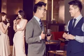 中国千万资产家庭达211万户！什么信号？千万净资产是啥概念？视频封面