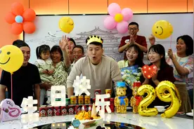 最幸福的事情，莫过于生日的时候还有爸妈陪着！视频封面