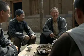 闯关东：朱家闯关东几十年，如今又回山东老家，街坊邻居羡慕死了视频封面